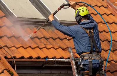 Démoussage et hydrofuge de toiture à Castelferrus